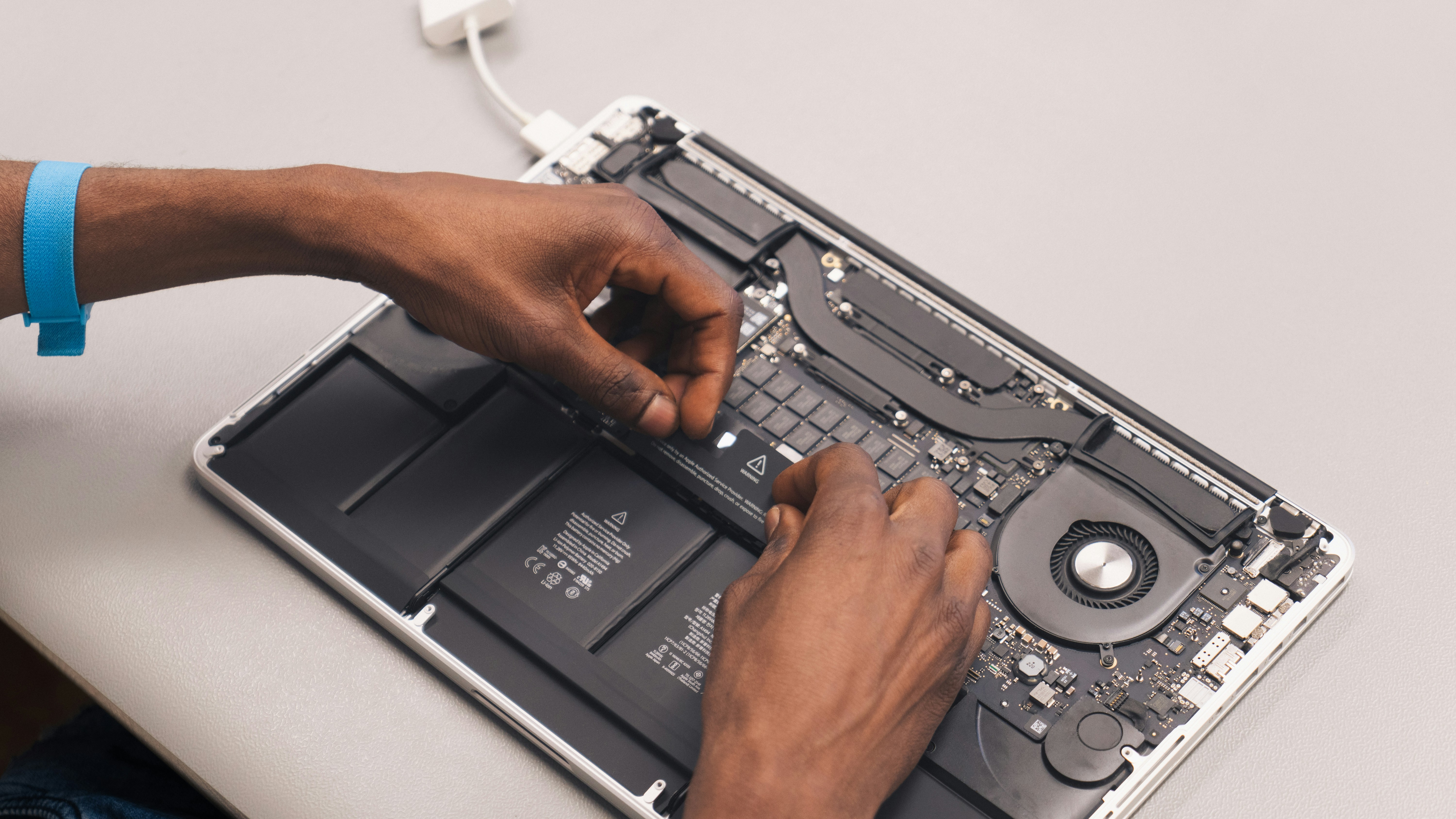 Apple Laptop Repair Service in Vaishali