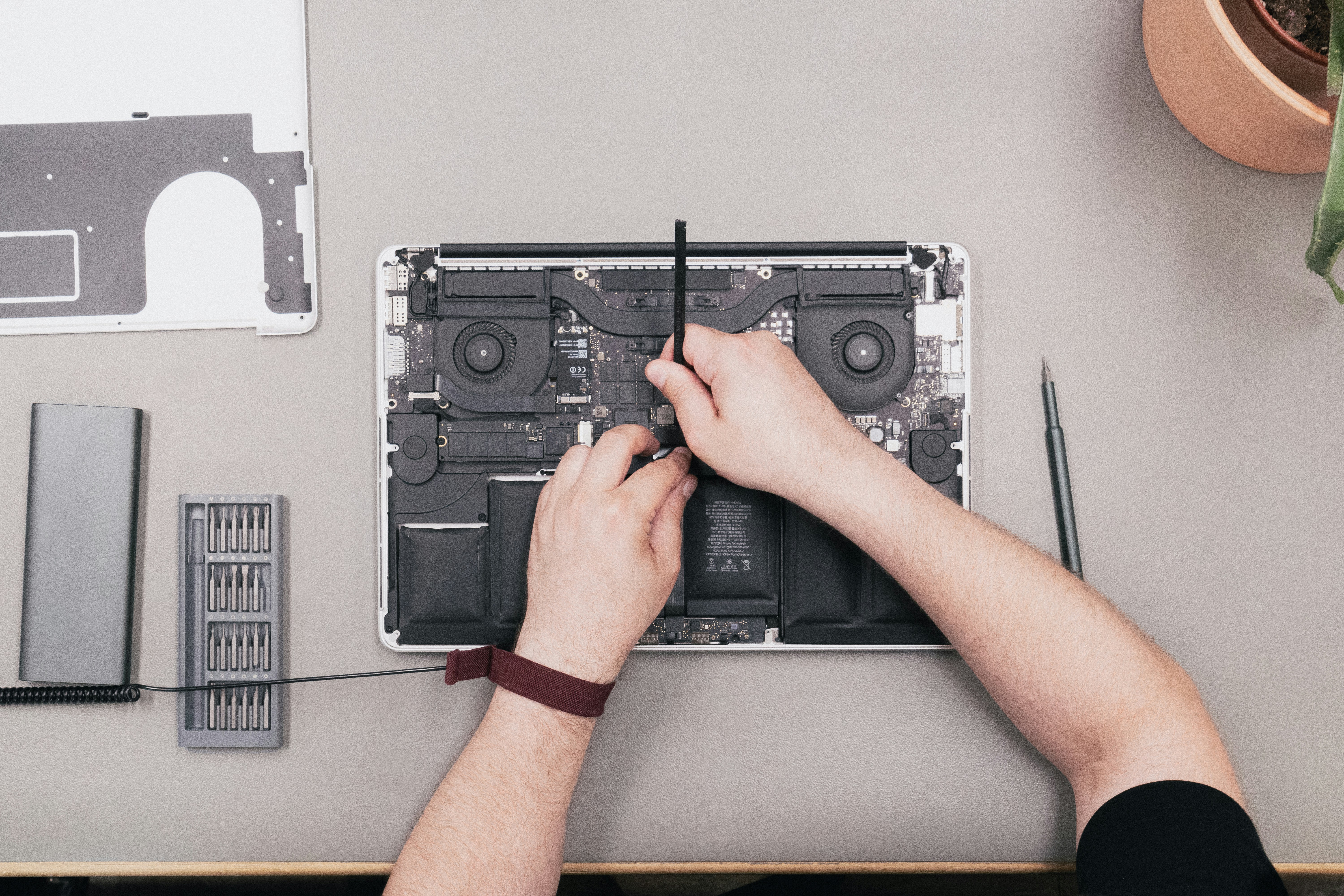 Apple Laptop Repair Service in Noida