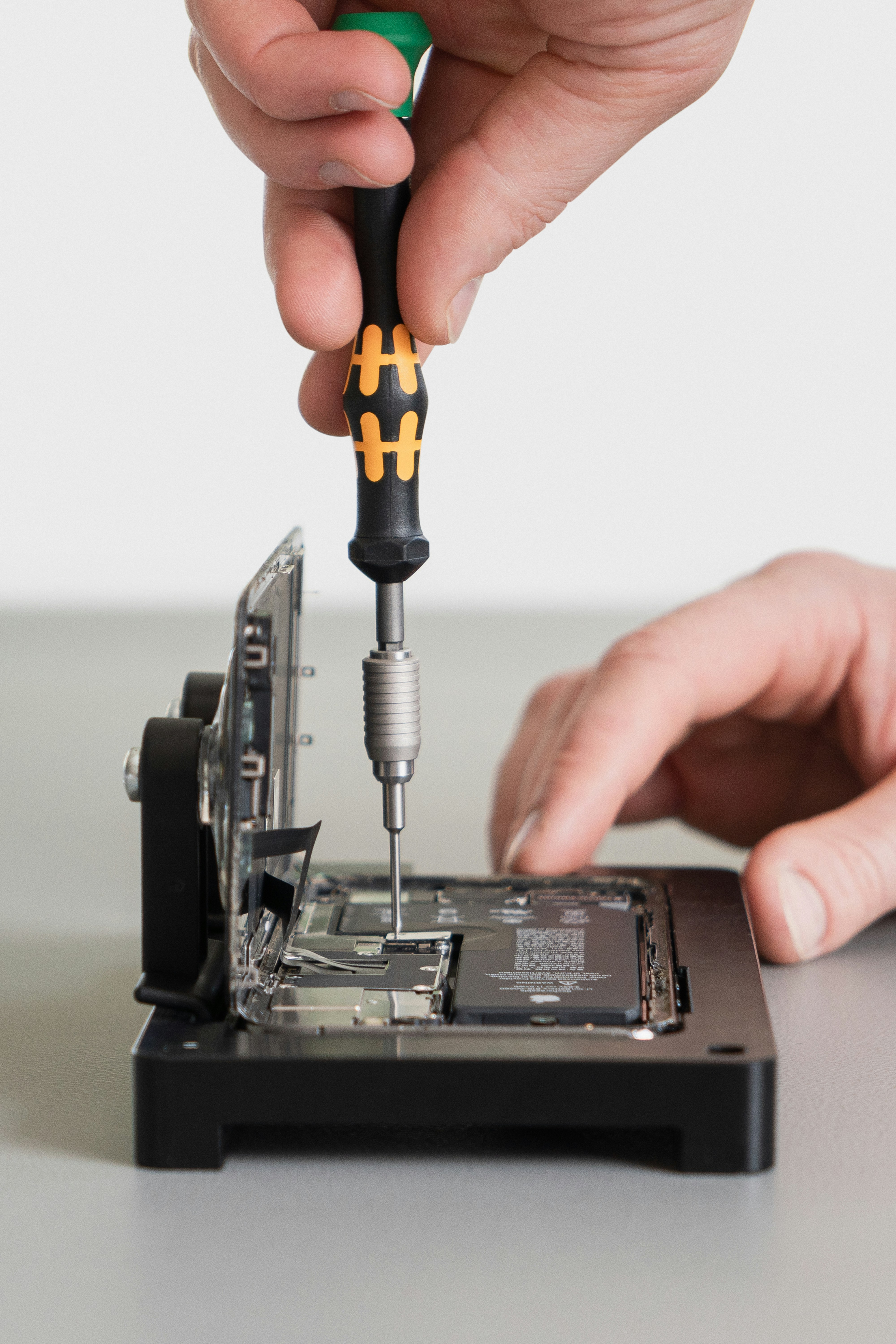 Apple Laptop Repair Service in Noida