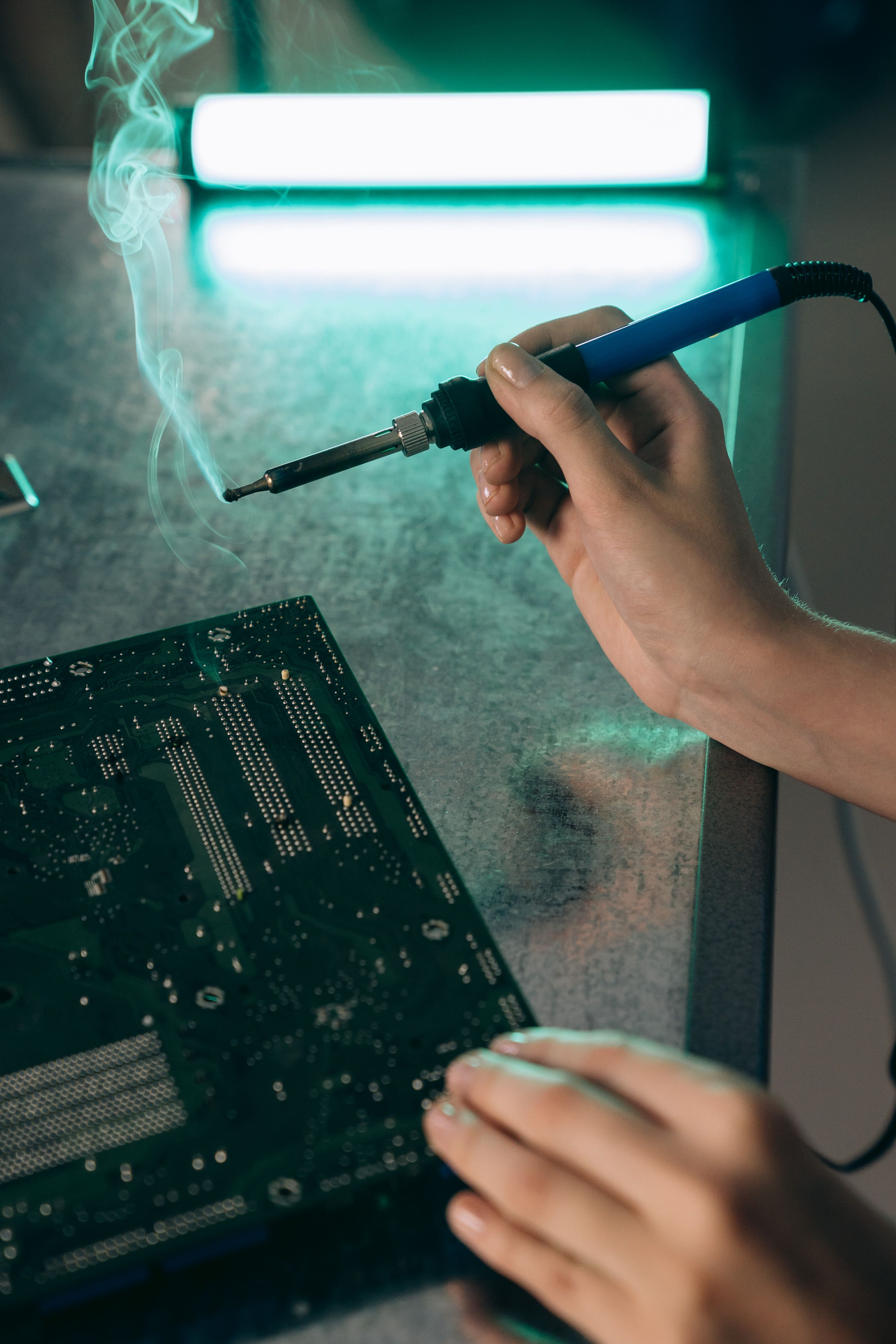 Apple Laptop Repair Service in Noida